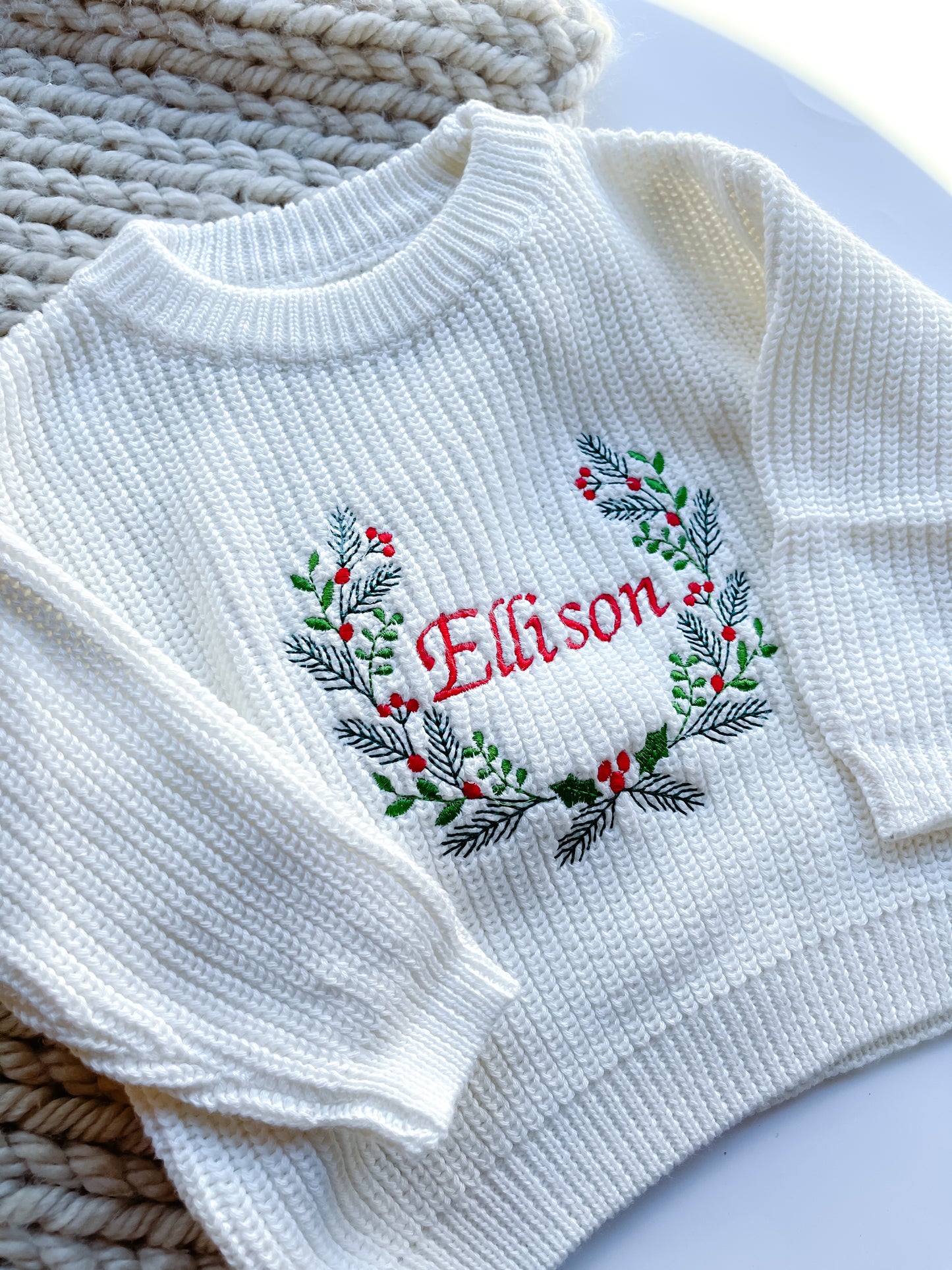 Personalised classic Christmas wreath SWEATSHIRT –  Embroidered Knitted Christmas Outfit