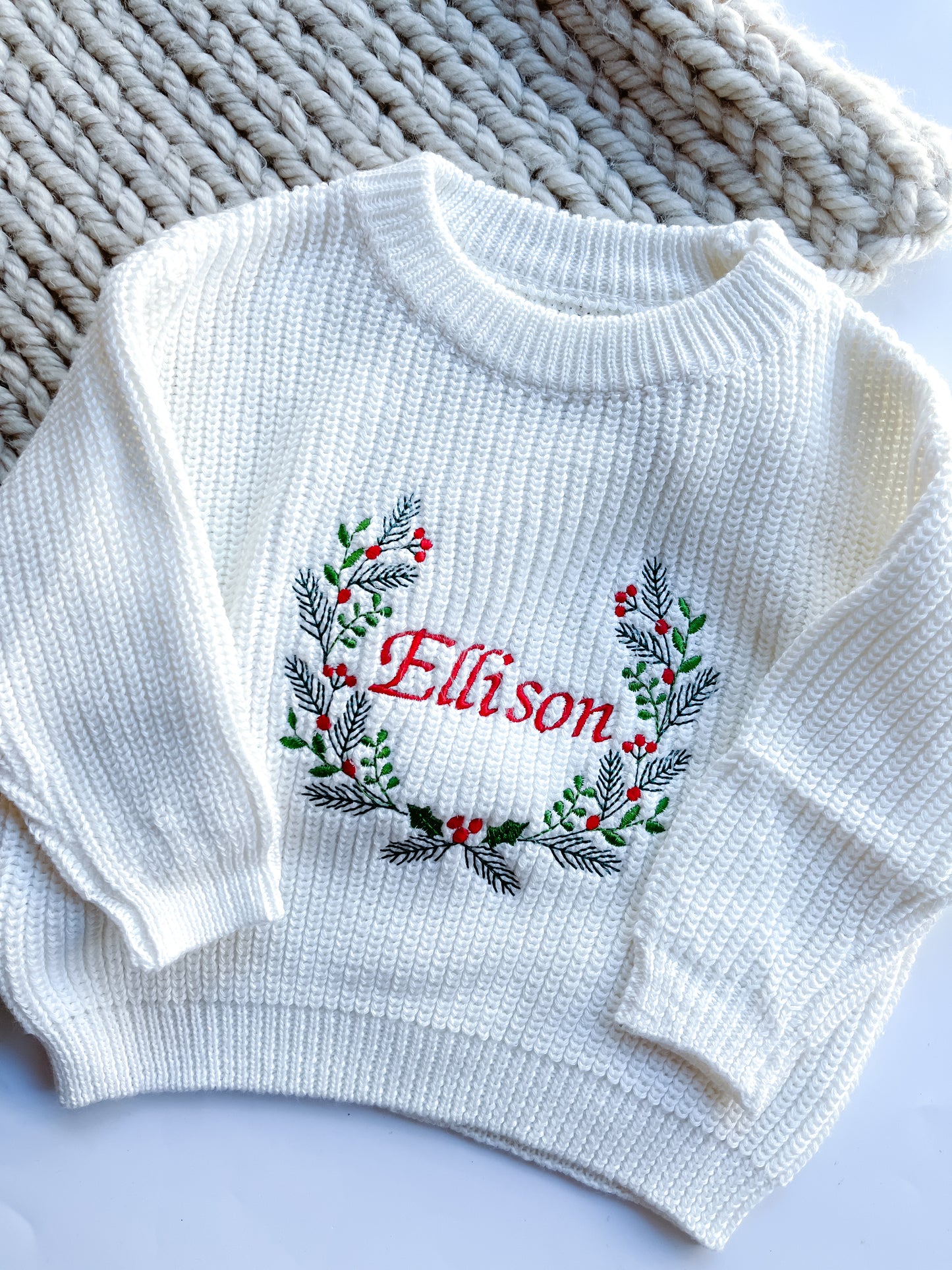 Personalised classic Christmas wreath SWEATSHIRT –  Embroidered Knitted Christmas Outfit